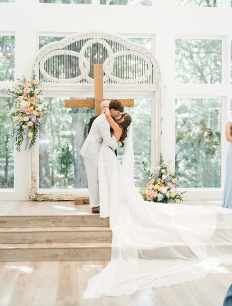 first-kiss-wedding-ceremony-southlake-tx